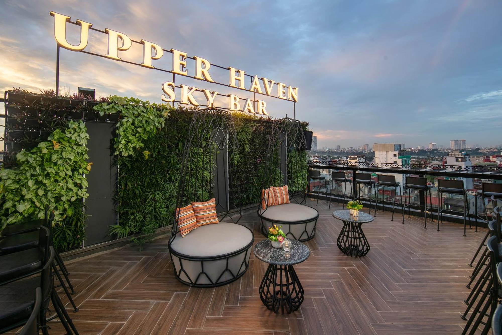 May De Ville Crown Hotel Hanoi Exterior photo Upper Haven Sky Bar