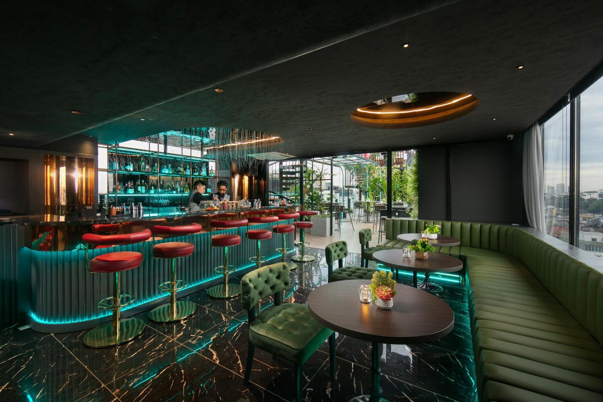 May De Ville Crown Hotel Hanoi Exterior photo The bar at the 12th floor
