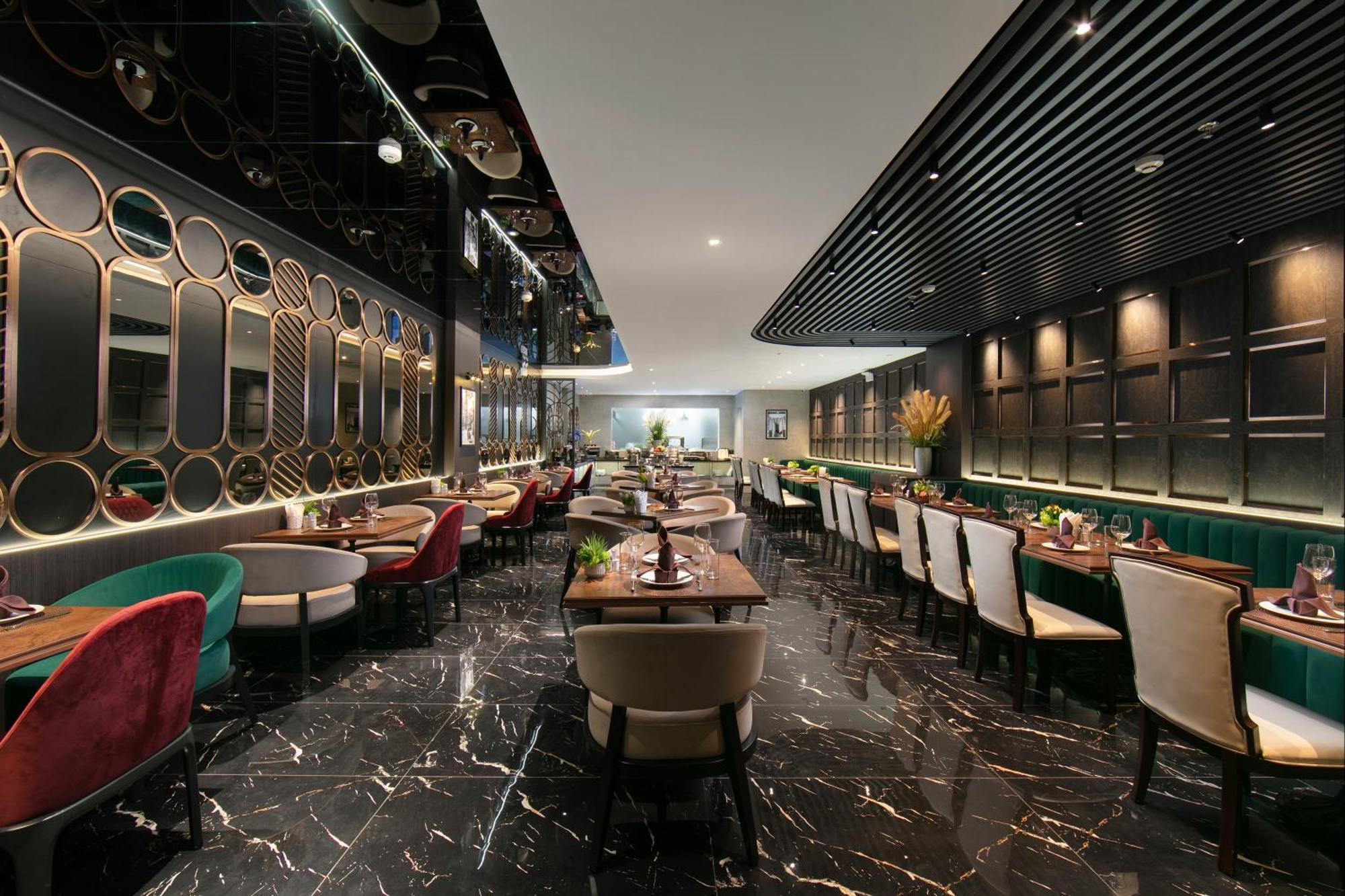 May De Ville Crown Hotel Hanoi Exterior photo 3D rendering of a restaurant interior