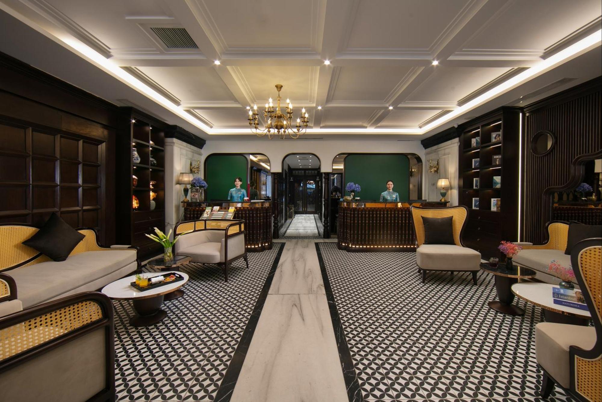 May De Ville Crown Hotel Hanoi Exterior photo The lobby of the hotel